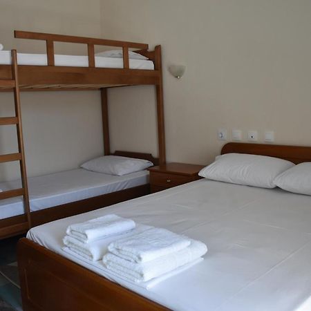 Parissas Hotel Tsotílion المظهر الخارجي الصورة