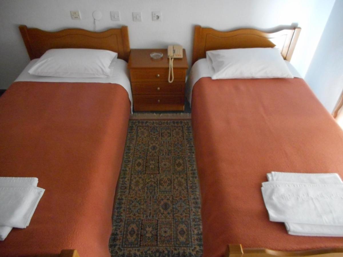 Parissas Hotel Tsotílion المظهر الخارجي الصورة