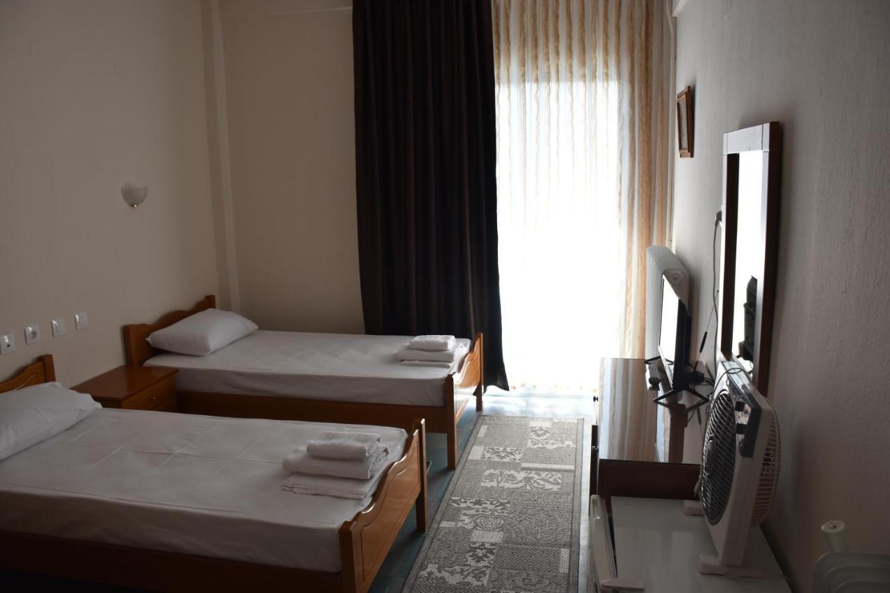 Parissas Hotel Tsotílion المظهر الخارجي الصورة