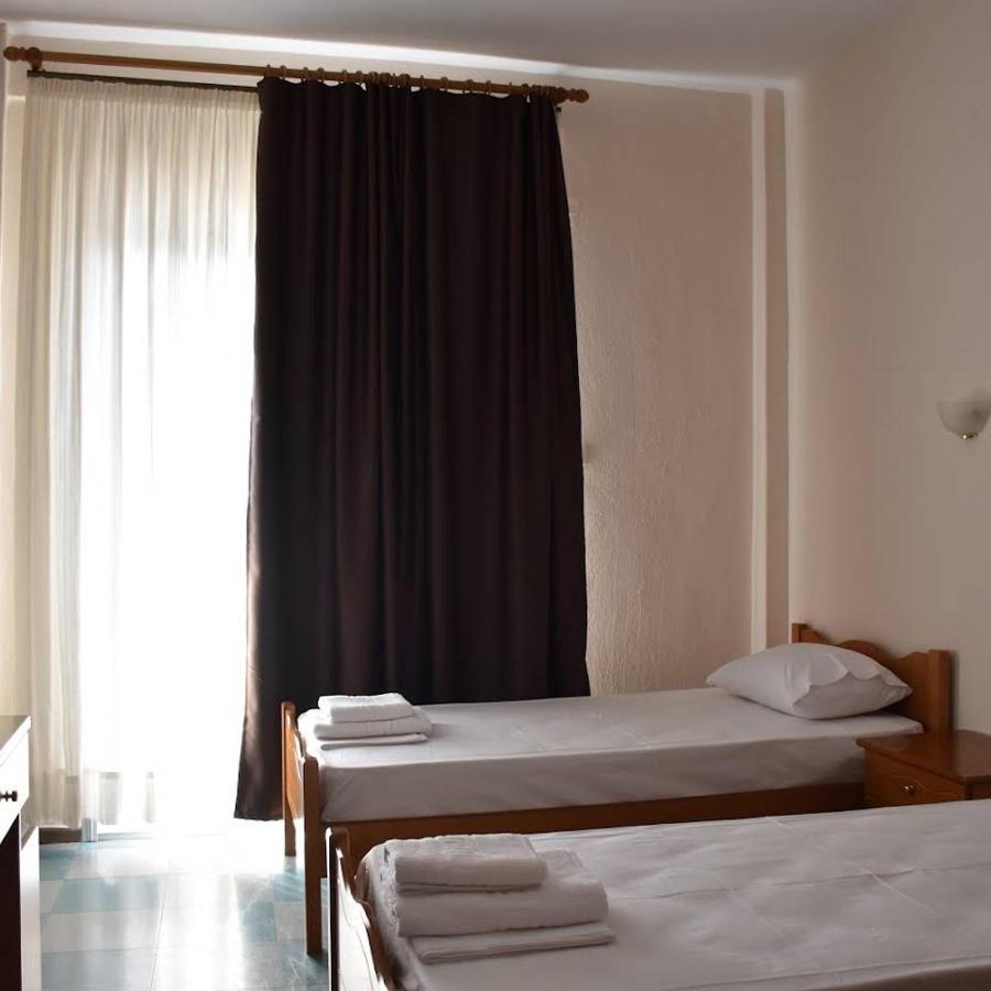 Parissas Hotel Tsotílion المظهر الخارجي الصورة