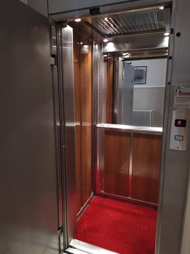 Parissas Hotel Tsotílion المظهر الخارجي الصورة