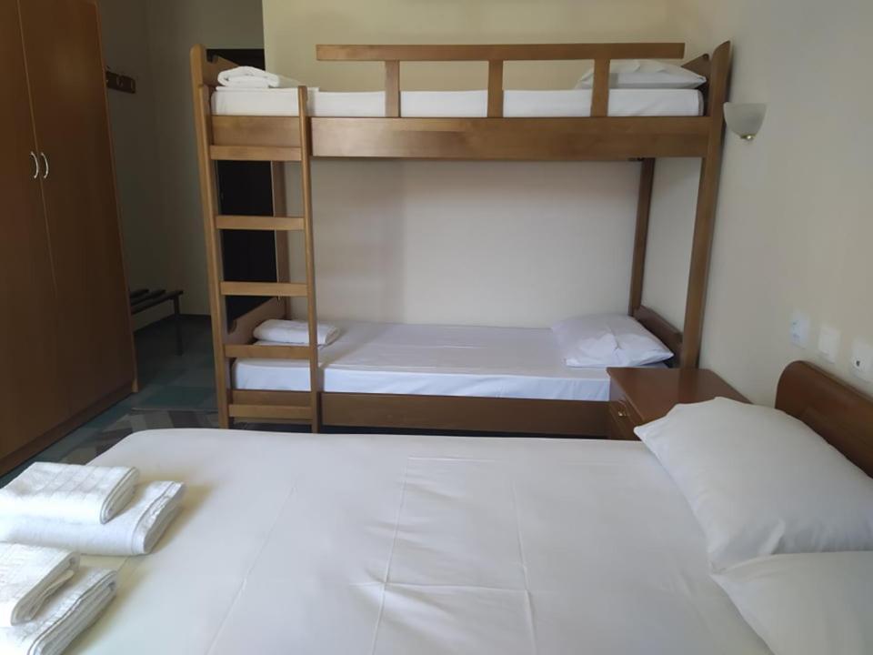 Parissas Hotel Tsotílion المظهر الخارجي الصورة